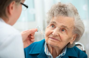 Nelehká léčba v domovech pro seniory