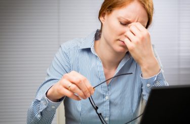 10 cviků, které pomohou při únavě očí
