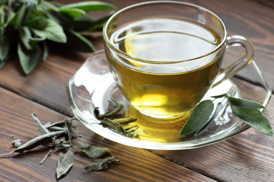 Exotické čaje, o kterých jste ještě neslyšeli: Je libo gymnému lesní či pískavici řecké seno?